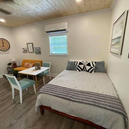 Beautifully Renovated Studio 2 Miles From Marina! Winchester Exterior foto