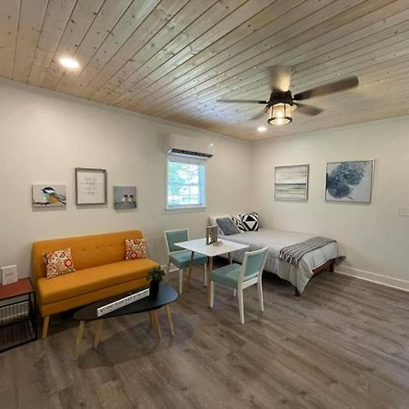 Beautifully Renovated Studio 2 Miles From Marina! Winchester Exterior foto