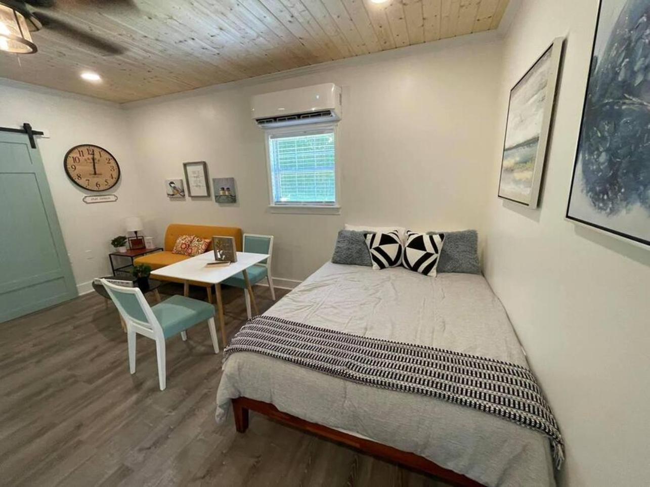 Beautifully Renovated Studio 2 Miles From Marina! Winchester Exterior foto