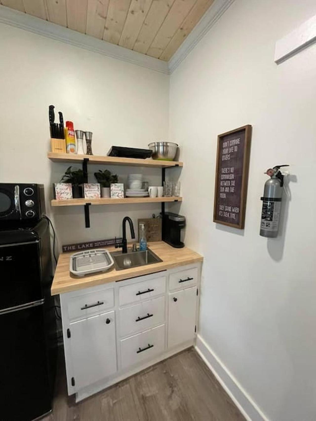 Beautifully Renovated Studio 2 Miles From Marina! Winchester Exterior foto