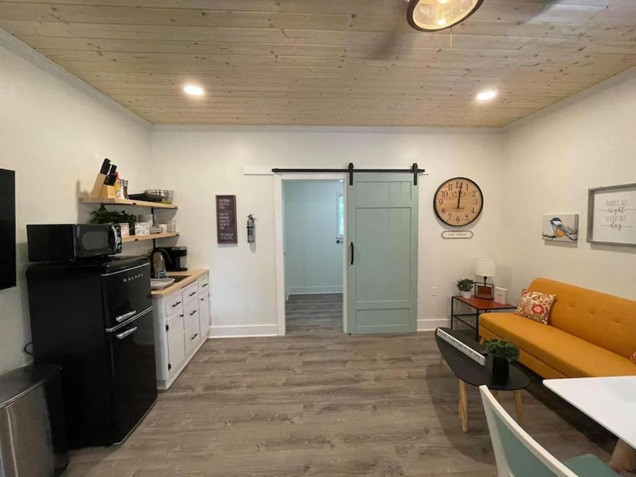 Beautifully Renovated Studio 2 Miles From Marina! Winchester Exterior foto